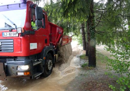 POPLAVE CERKNICA 08 FOTO LJUBO VUKELIČ